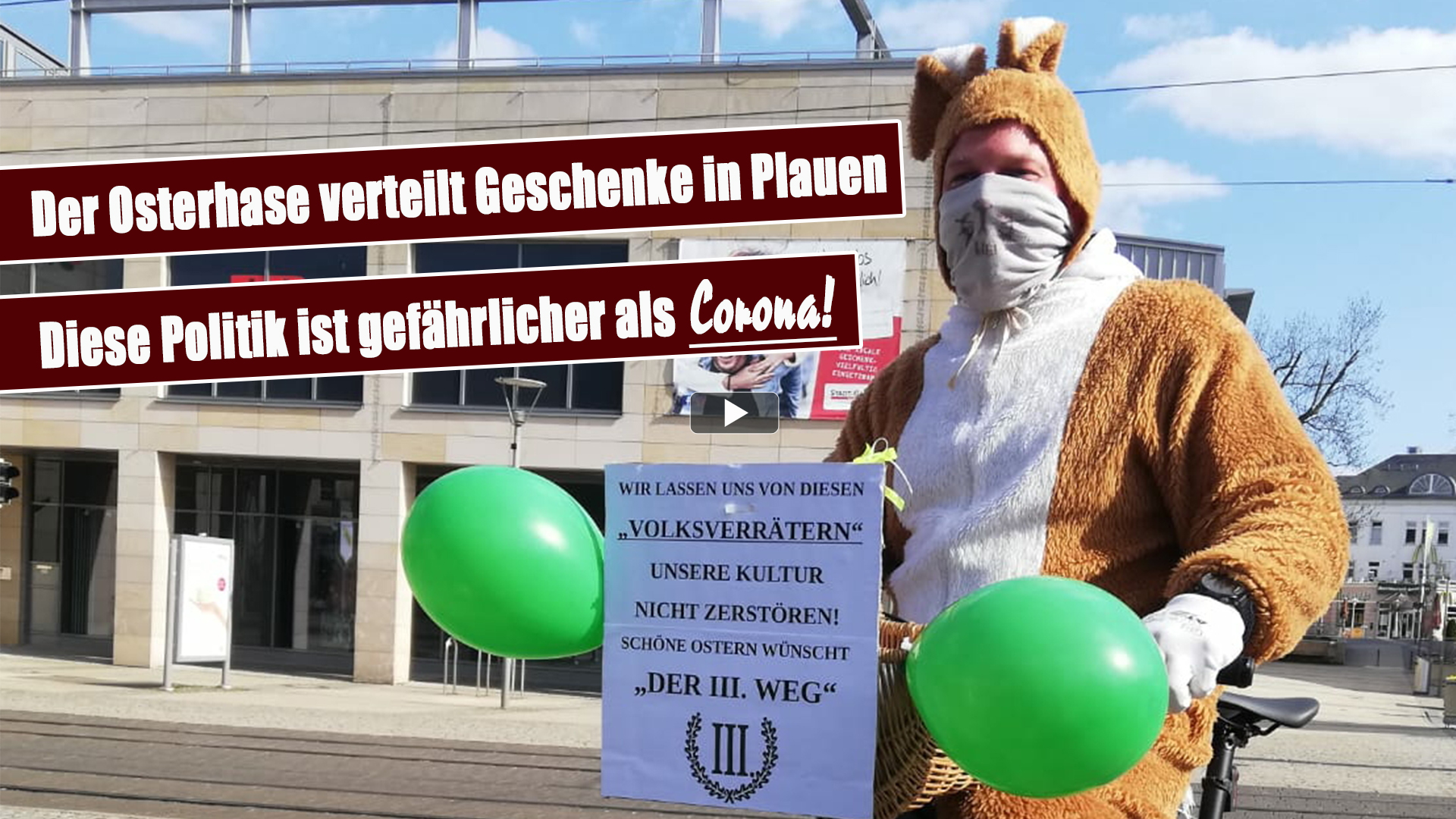 Der Osterhase verteilt Geschenke in Plauen