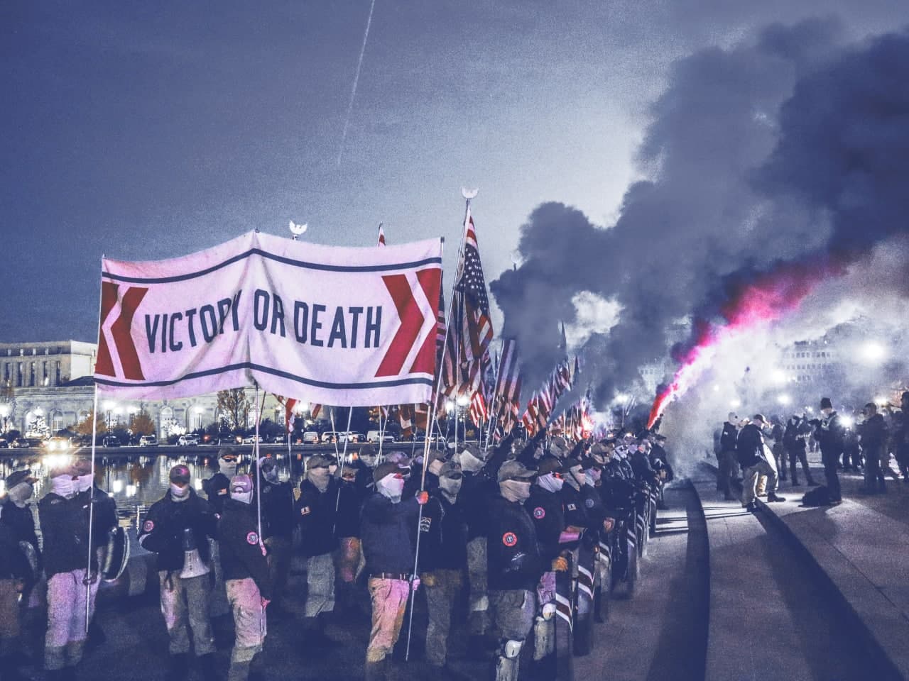 Patriot Front marschiert in Washington, D.C. auf