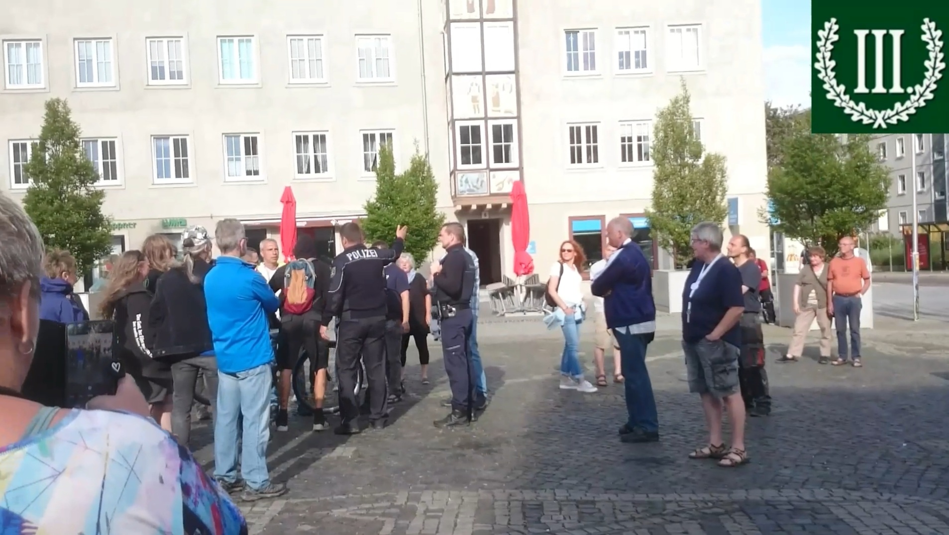 Aggressiver Antifaschist stört regierungskritische Kundgebung in Dessau-Roßlau