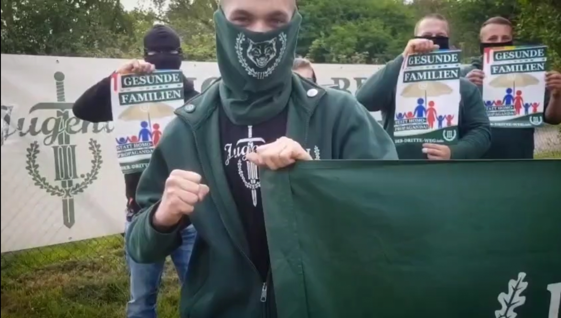 Nationalrevolutionäre Jugend statt Homopropaganda