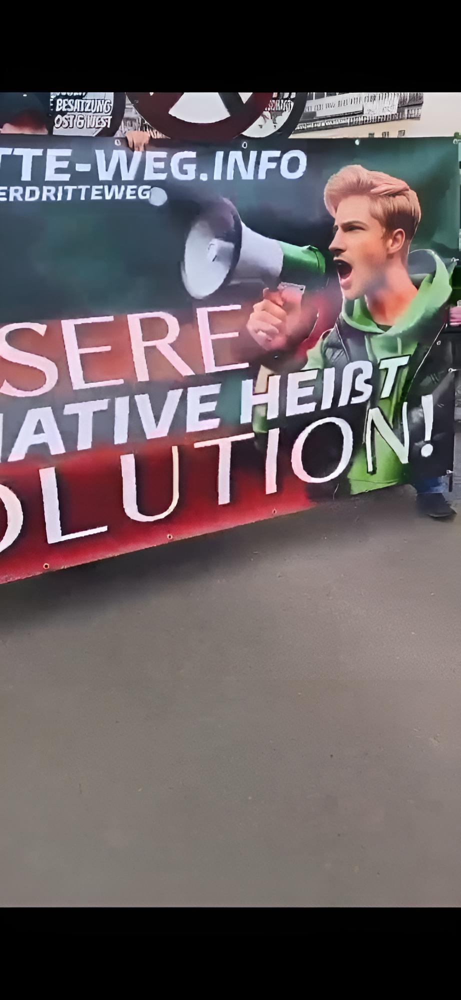 Berlin-Hellersdorf: "Unsere Alternative heißt Revolution!"