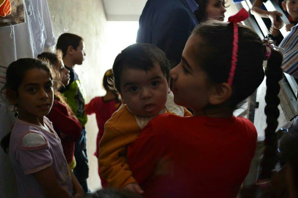 Kinder in einem syrischen Flüchtlingsheim Kinder in einem syrischen Flüchtlingsheim